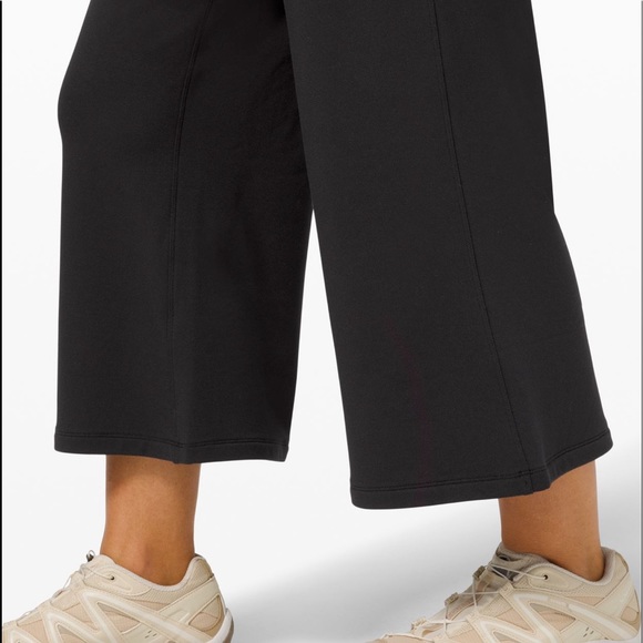 Bound to Bliss High-Rise 7/8 Pant - Picture 4 of 5